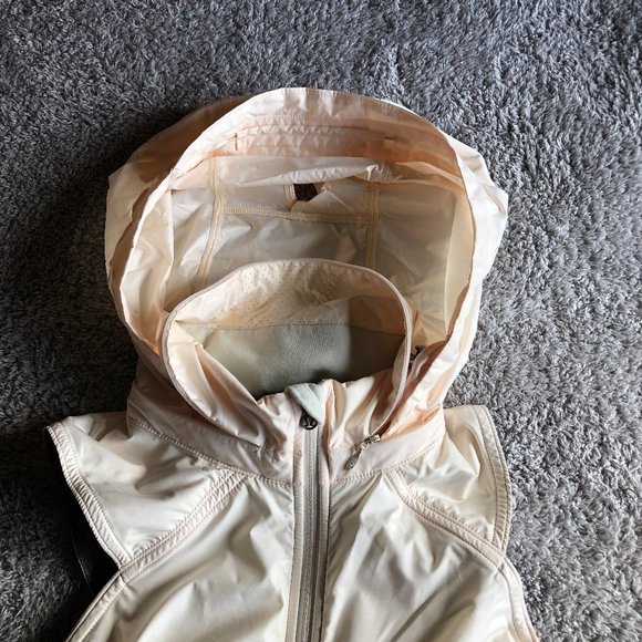 Lululemon Lightweight running vest - Picture 5 of 7